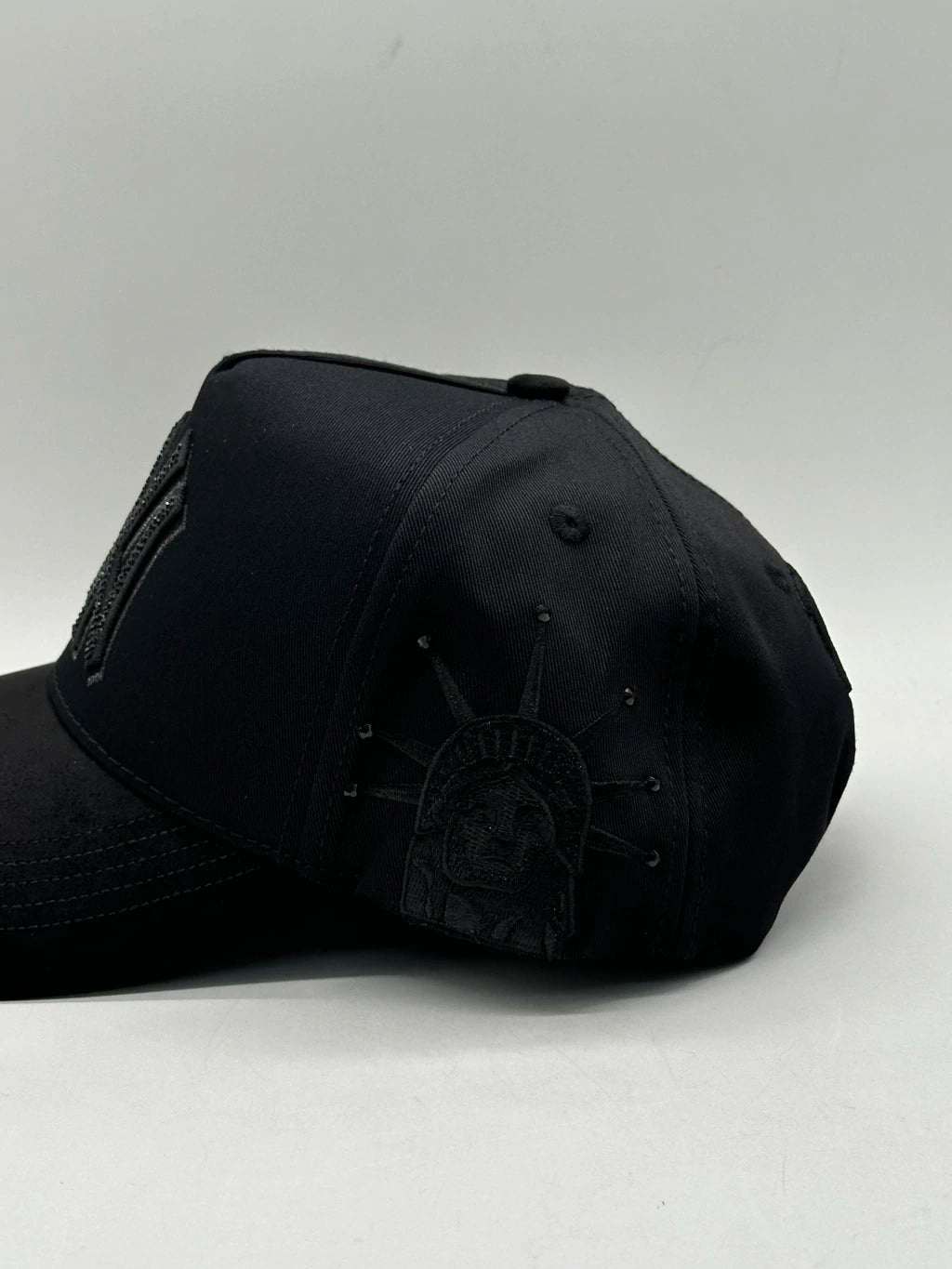 BIGG BOSS NY Total Black