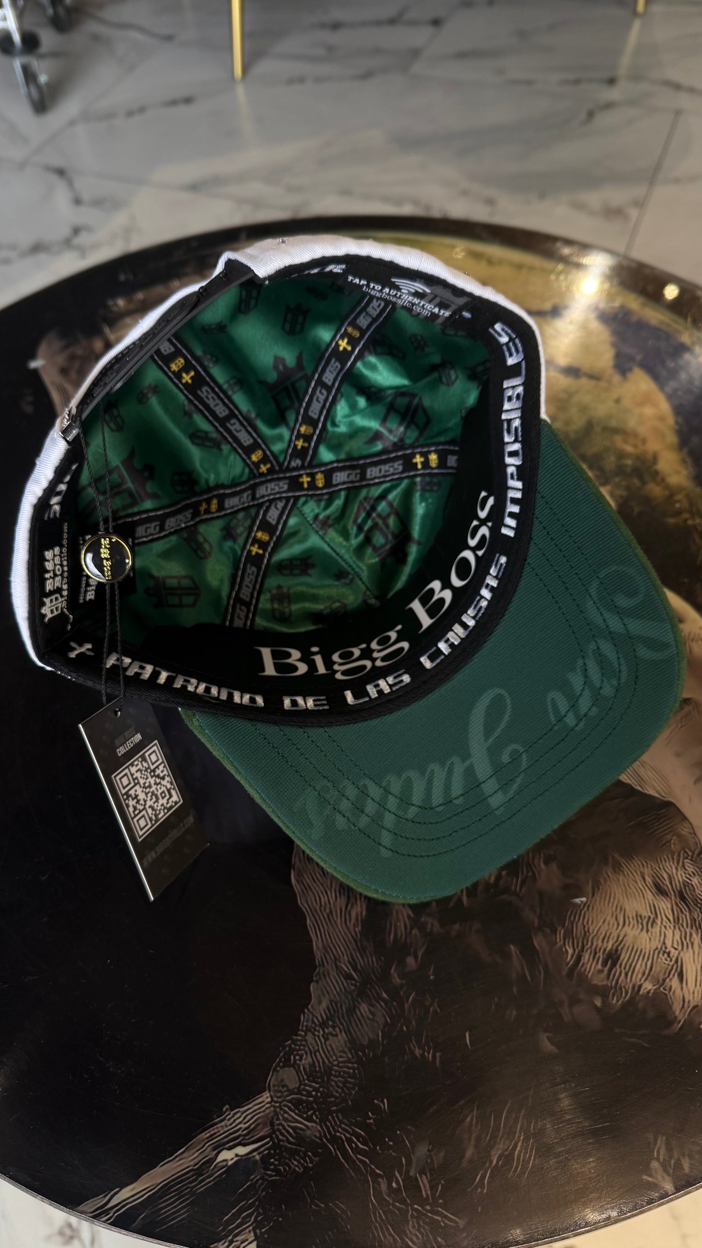 BIG BOSS// SAN JUDAS CRISTAL WHITE