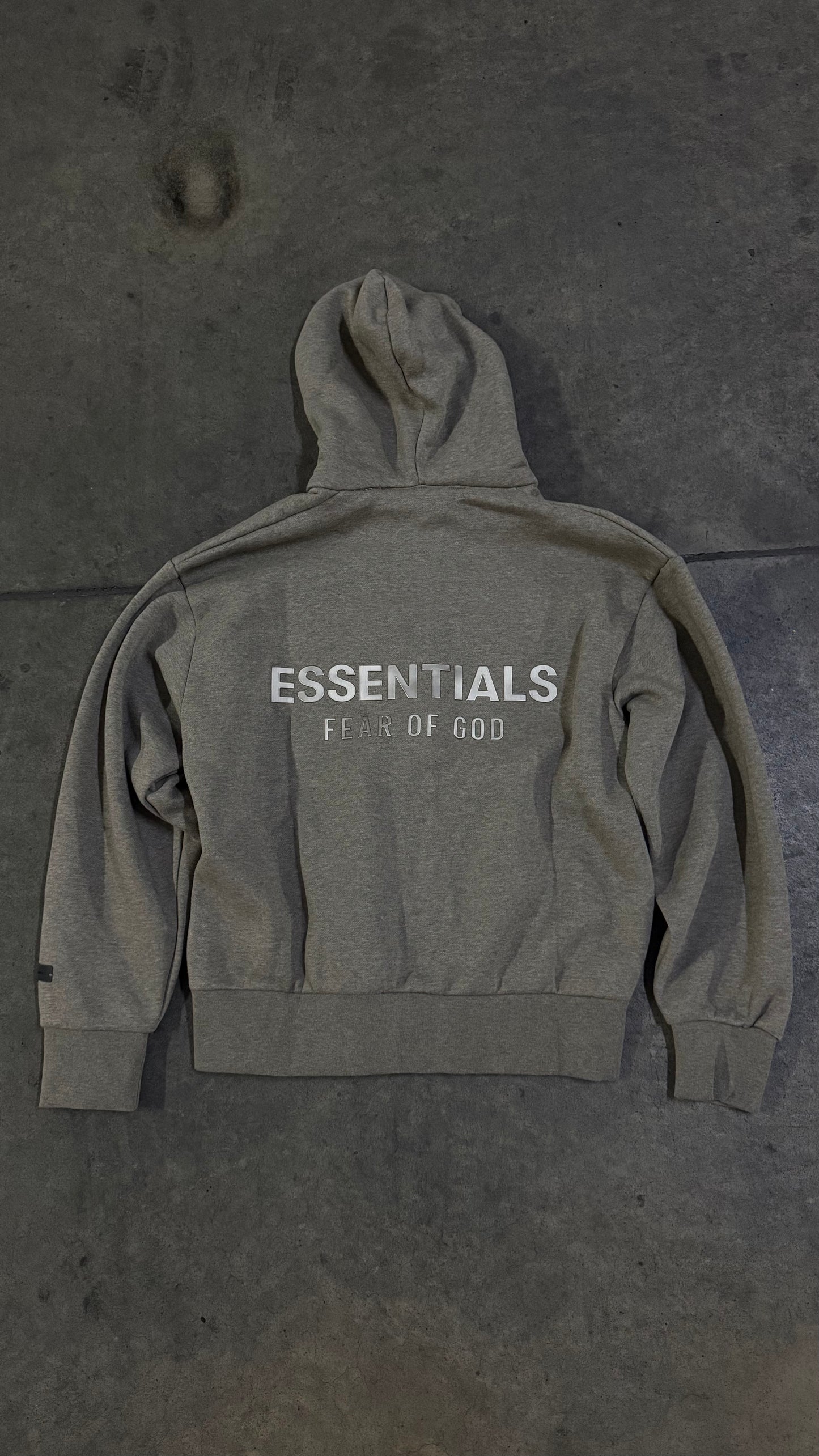 HOODIE ESSENTIALS GRIS OBSCURO ZÍPER